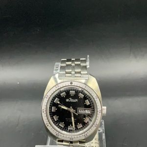 Vintage 1969 Le Jour Black Dial Watch